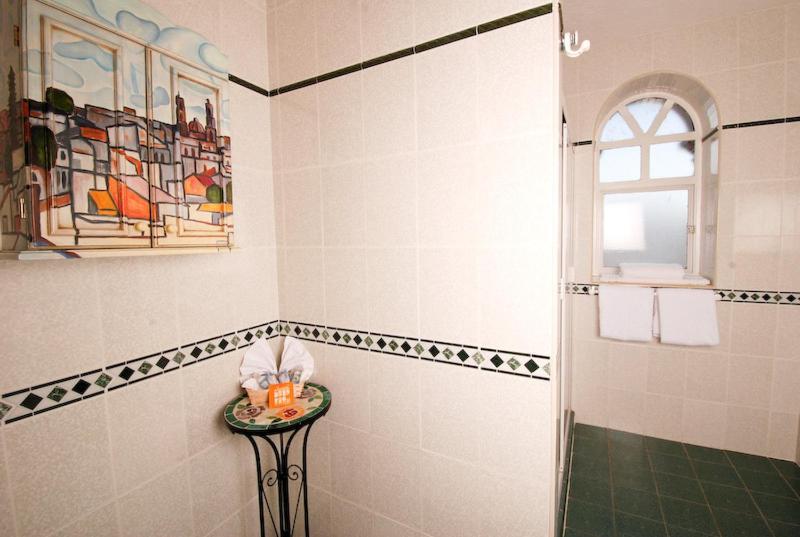 Hotel&Suites Galeria Morelia Pokoj fotografie